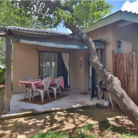 Gecko Cottages Hectorspruit Exterior photo